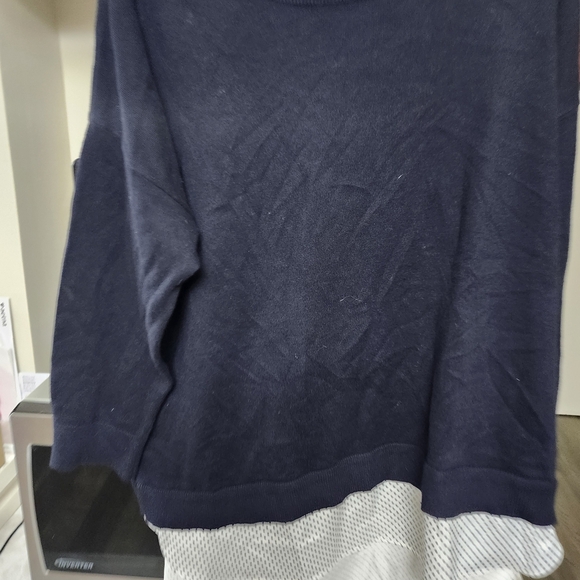 Ann Taylor Navy Blue Women's Top - Picture 4 of 5